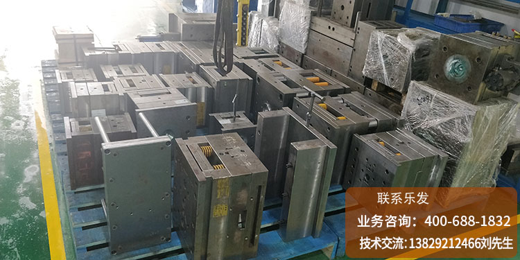 模具图.jpg 模具图.jpg